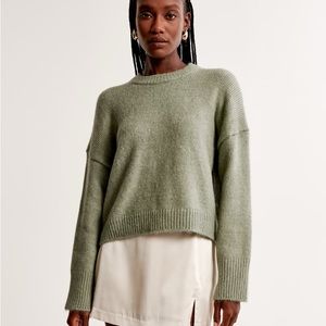 Abercrombie & Fitch Green Wedge Crew Sweater - size XXS